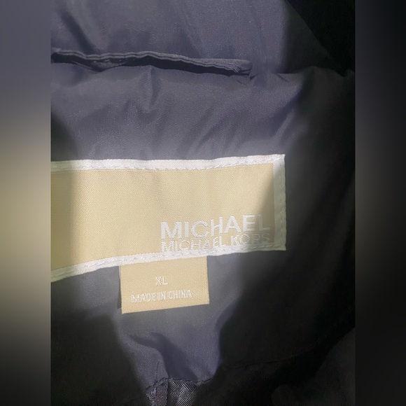 Michael Kors Black Down Puffer Jacket with Fur Trim - Picture 6 of 14